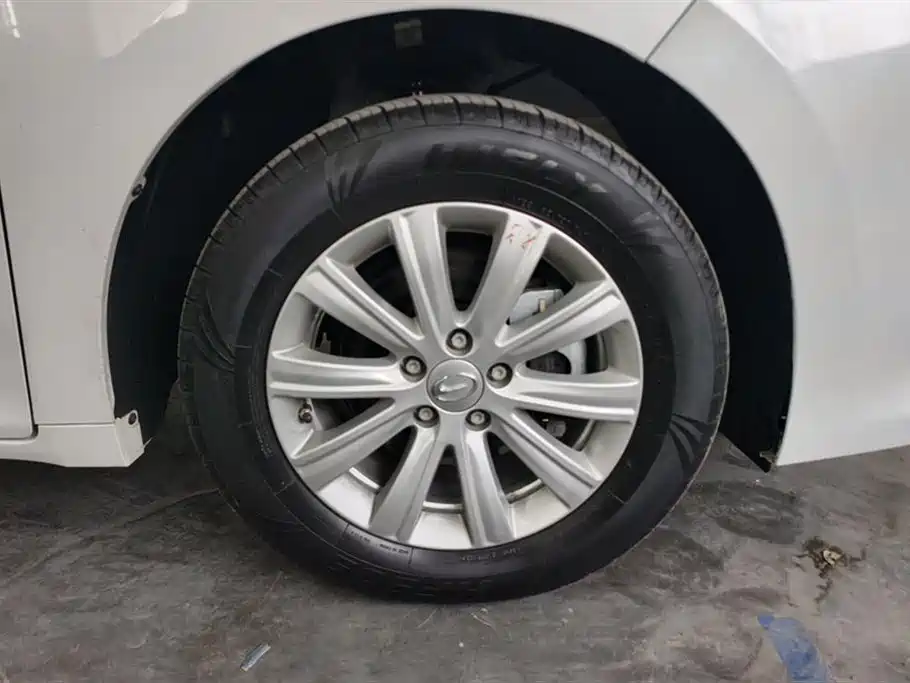 GAC Trumpchi Trumpchi M6 2021 270T DCT Elite Edition (7-Seater) фото 6