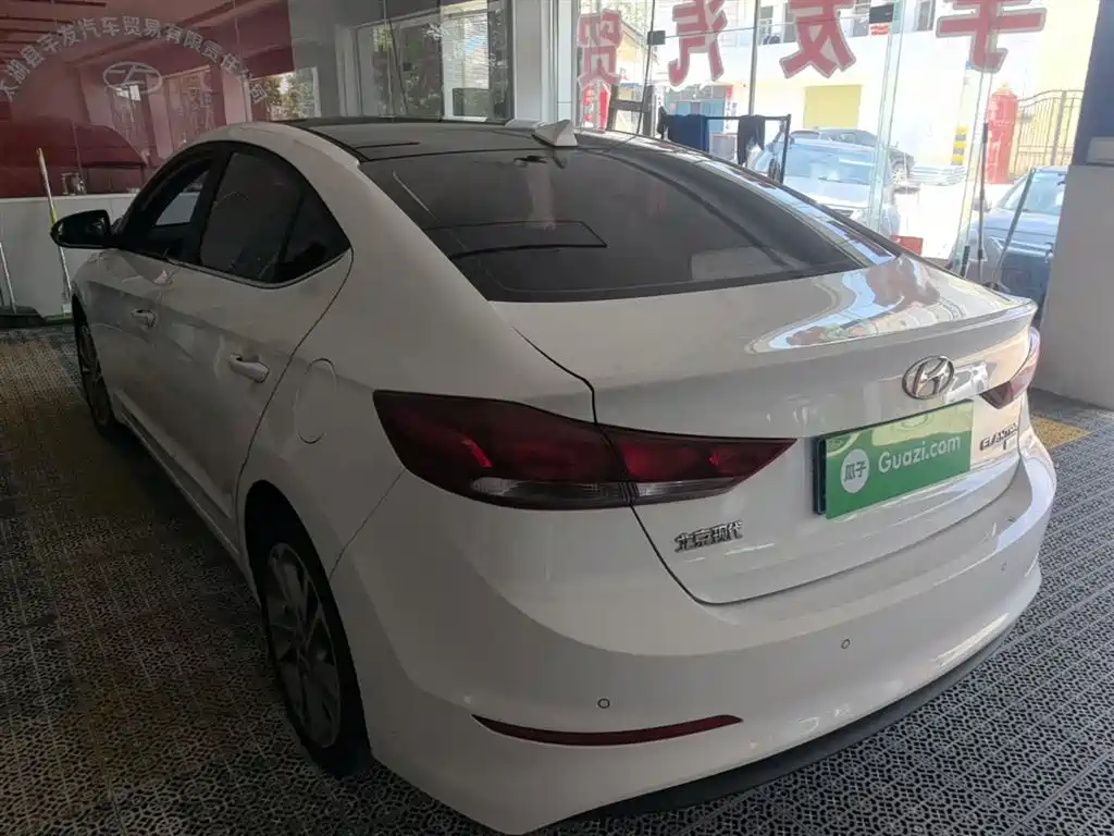 Hyundai Elantra 2016 Model 1.6L Automatic Smart Elite фото 5