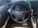 Фото 10 - Toyota Vellfire