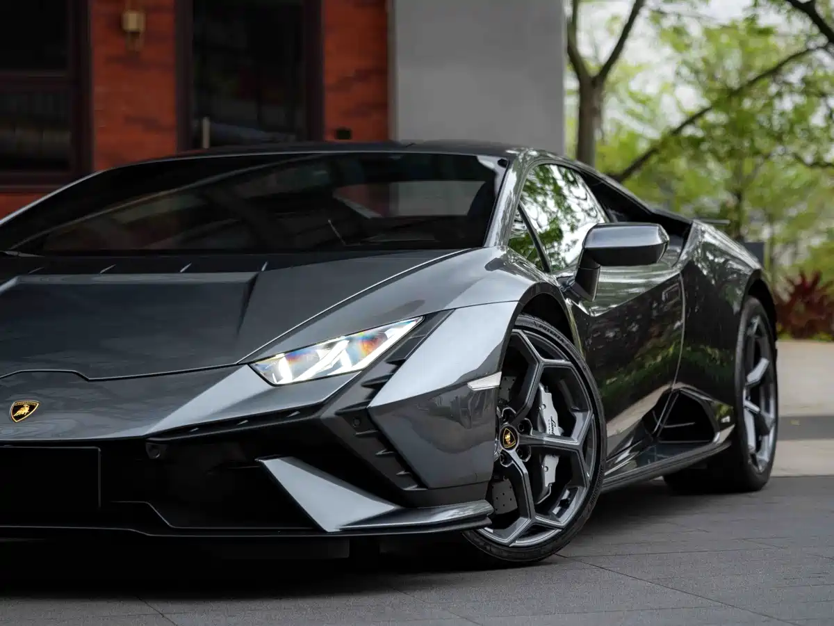 LAMBORGHINI HURACÁN