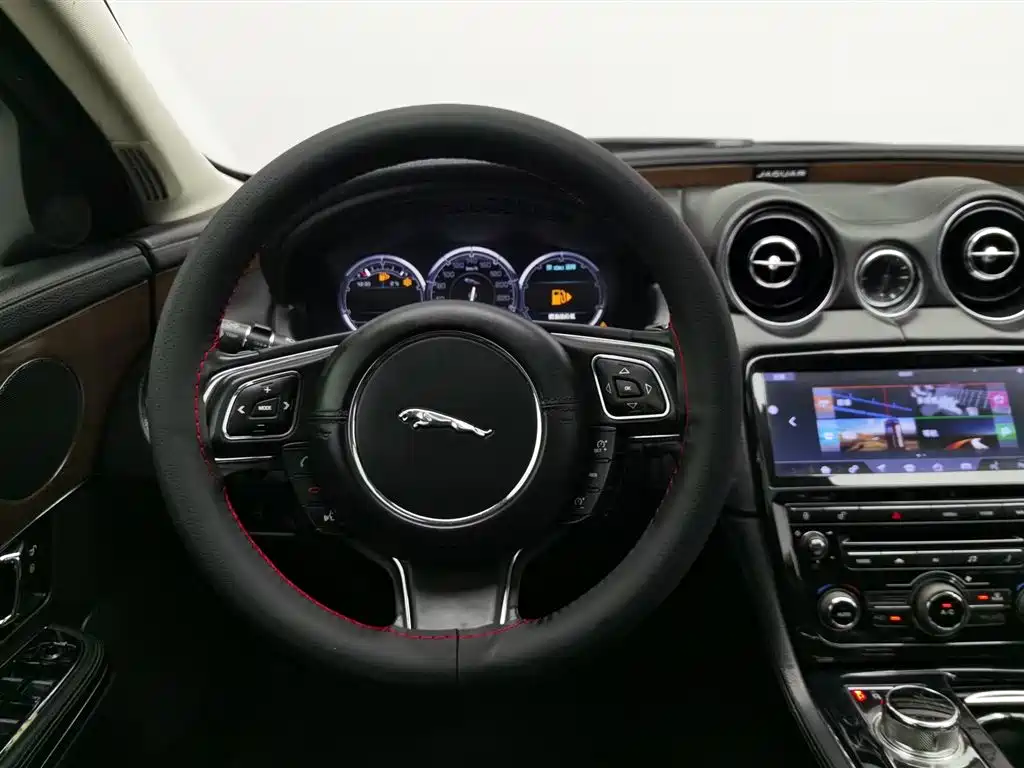 Jaguar XJ 2014 XJL 2.0T 2WD Elegant Business Edition фото 11