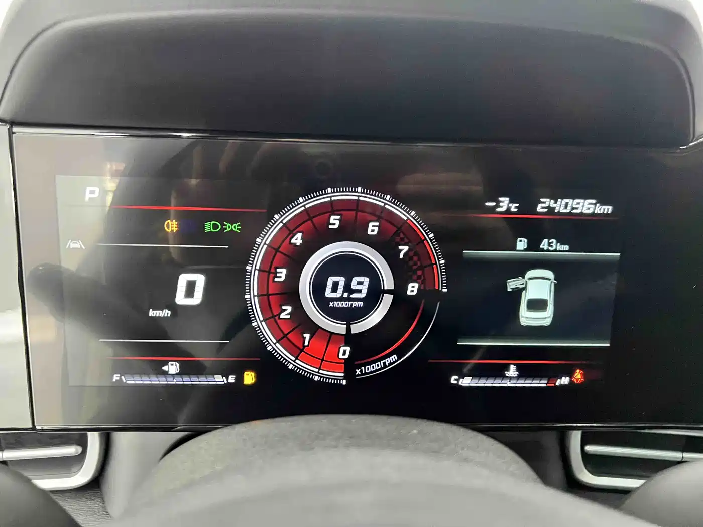 Hyundai Elantra 2022 1.5L CVT LUX Premium Edition фото 9