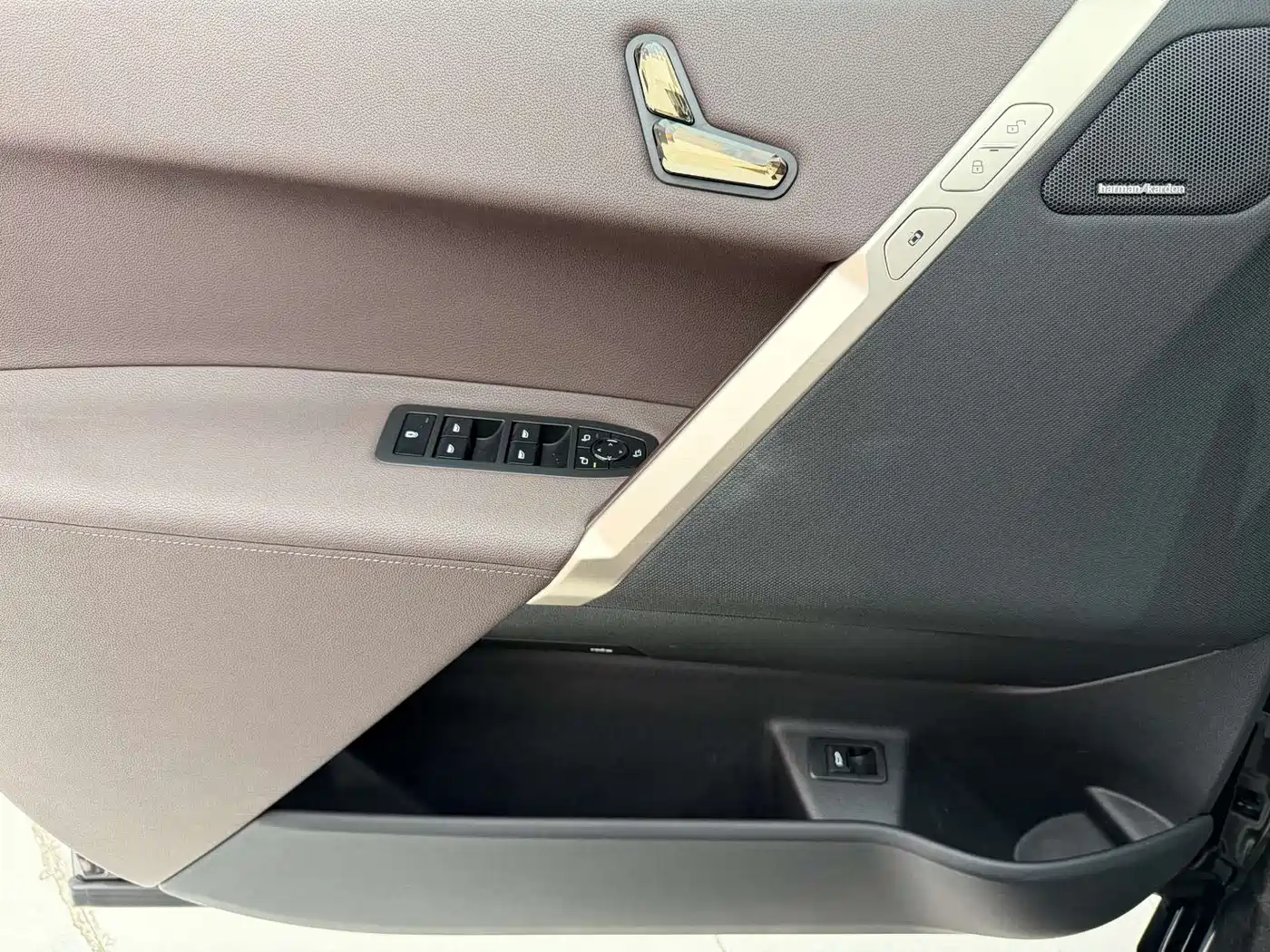 BMW iX 2022 xDrive40 фото 20