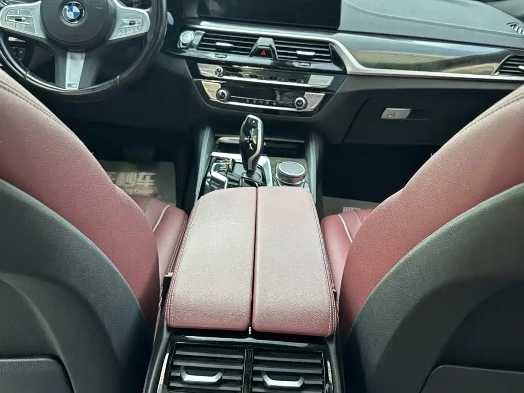 BMW 5 Series 2022 Model Second Facelift 525Li M Sport Package фото 12