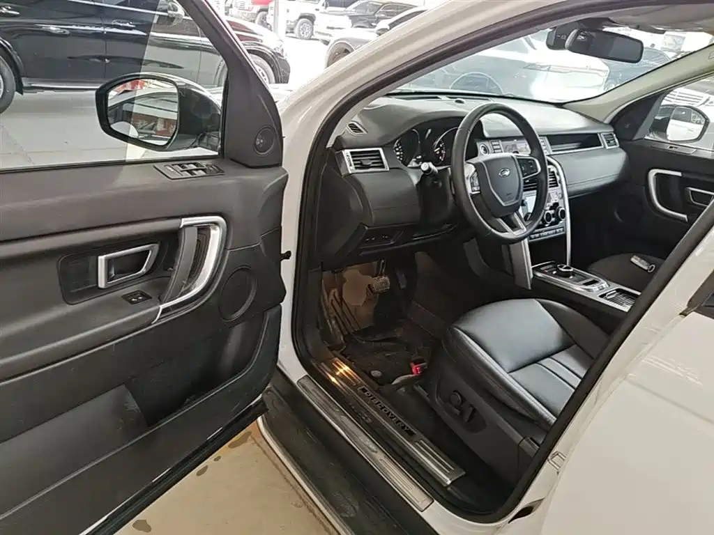 Land Rover Discovery Sport 2018 240PS SE Edition фото 16