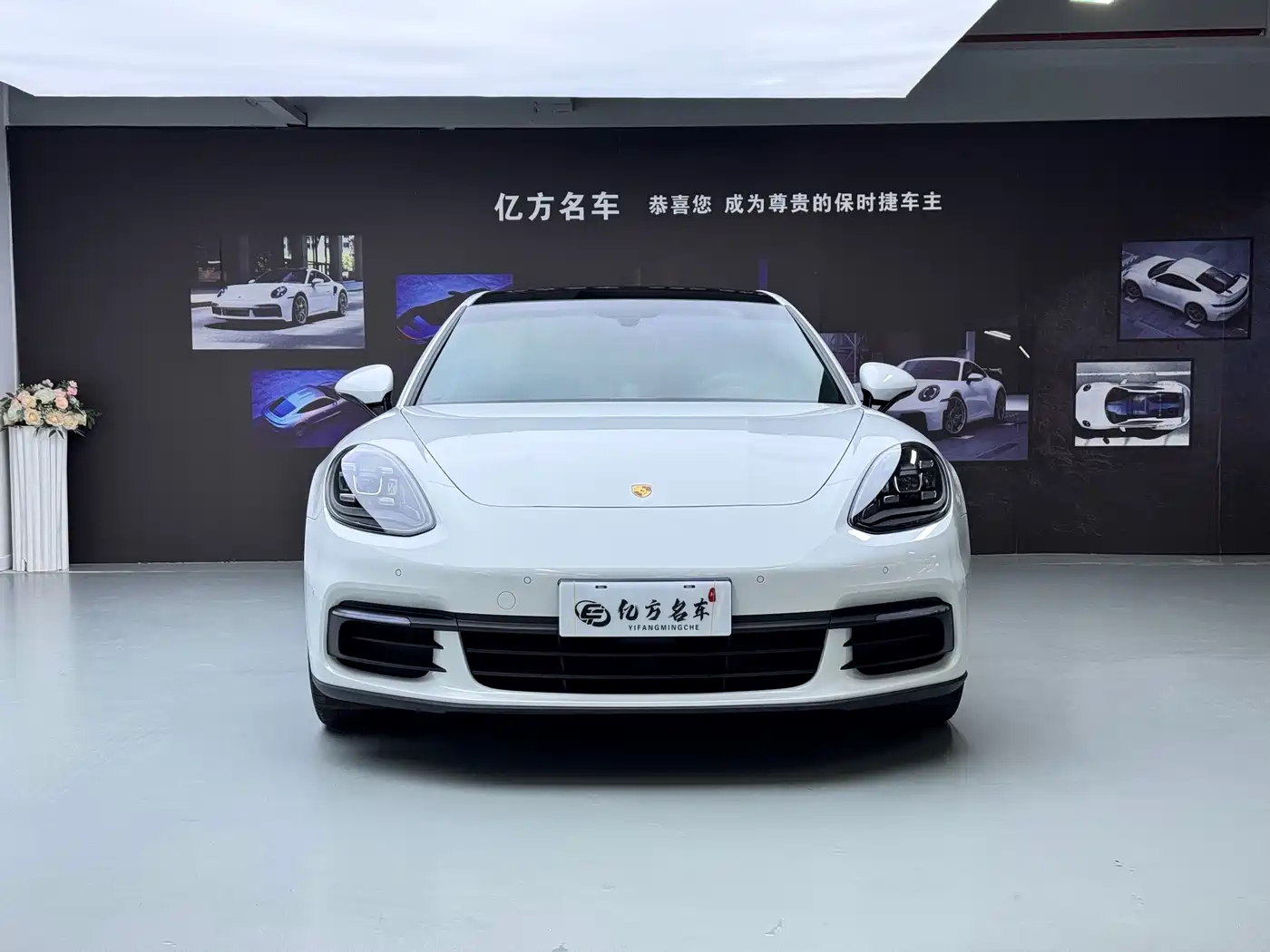 Porsche Panamera 2017 Panamera 3.0T фото 2