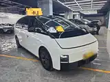 Фото 4 - Li Auto MEGA