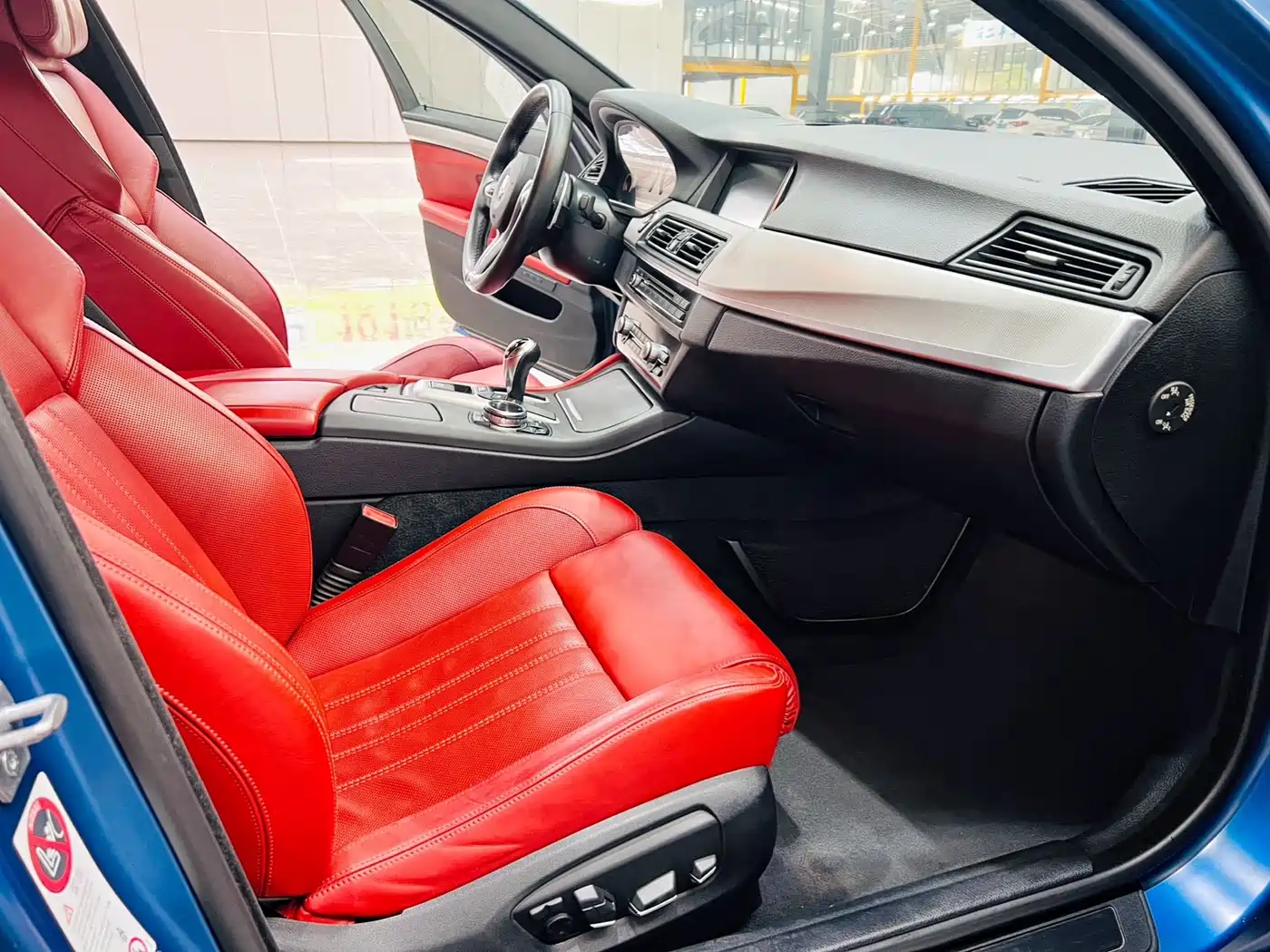 BMW M5 2014 M5 Year of the Horse Limited Edition фото 11