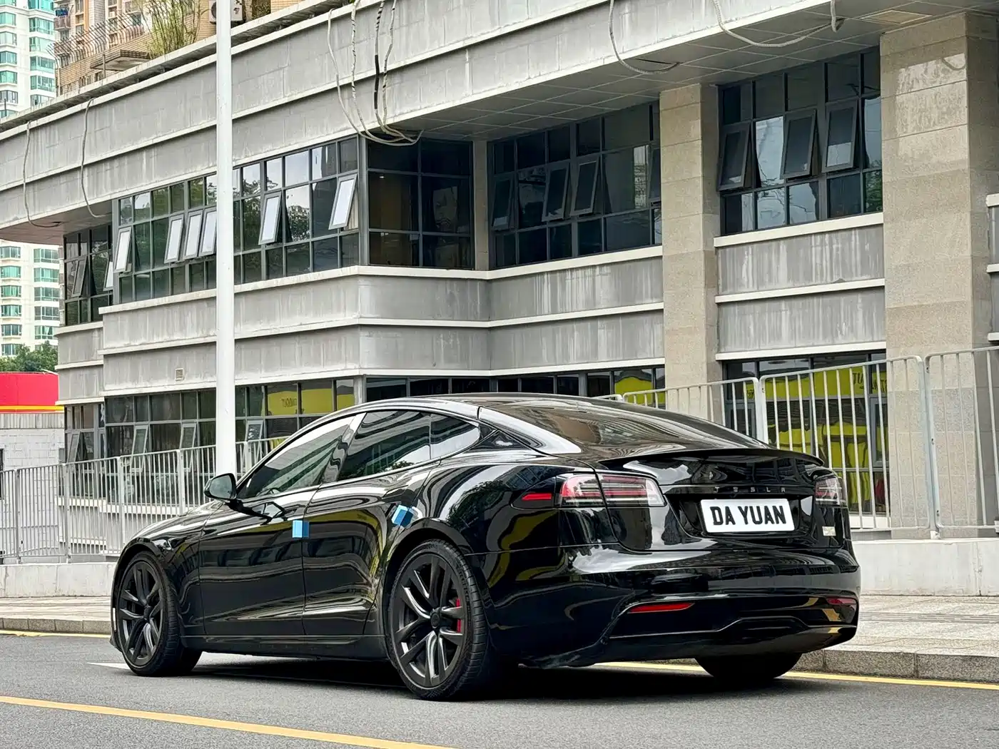 Tesla Model S 2023 Tri-motor AWD Plaid фото 3