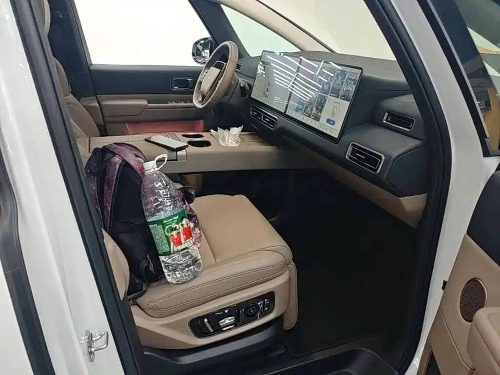 Li Auto MEGA 2025 2025 Model Home Family Special Edition