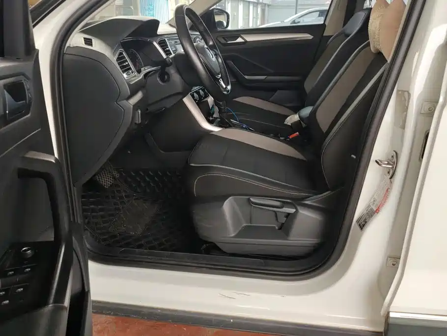 Фото 9 - Volkswagen T-ROC