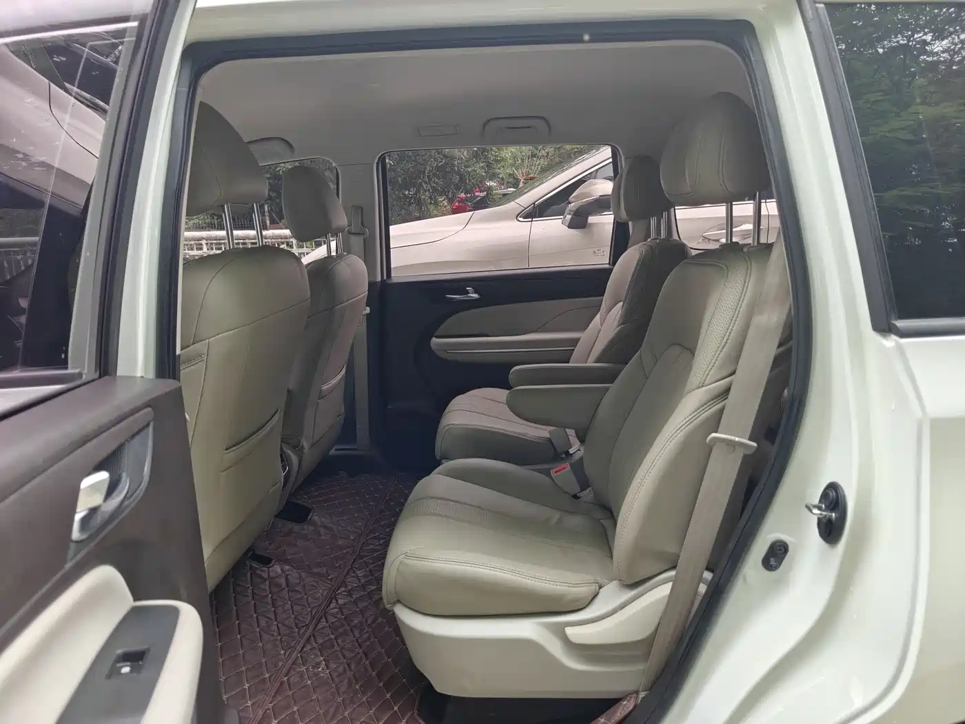 GAC Trumpchi Trumpchi M6 2019 270T Automatic Elite (7-seater) China V фото 18