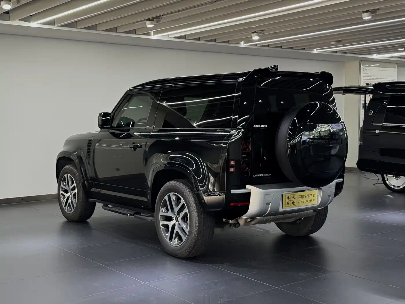 Land Rover Defender 2023 Model 90 3.0T P400 XS фото 7