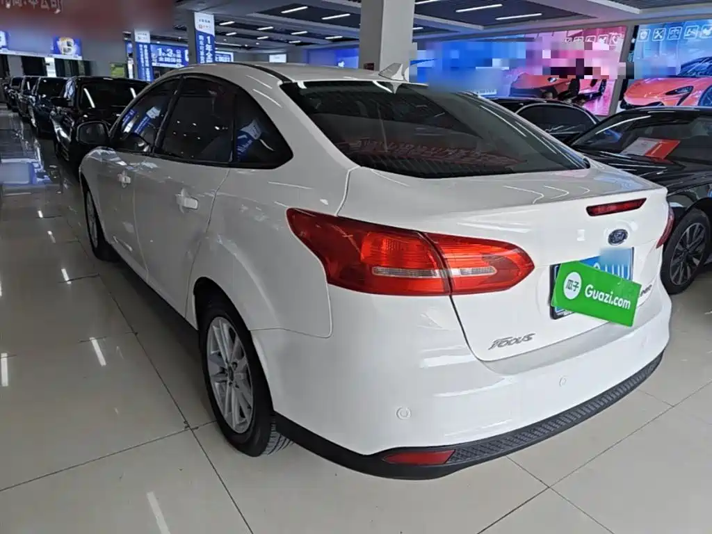 Фото 5 - Ford Focus