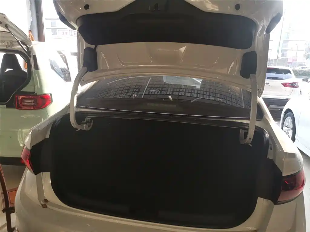 Volkswagen Sagitar 2023 300TSI DSG Surpassing Edition фото 15