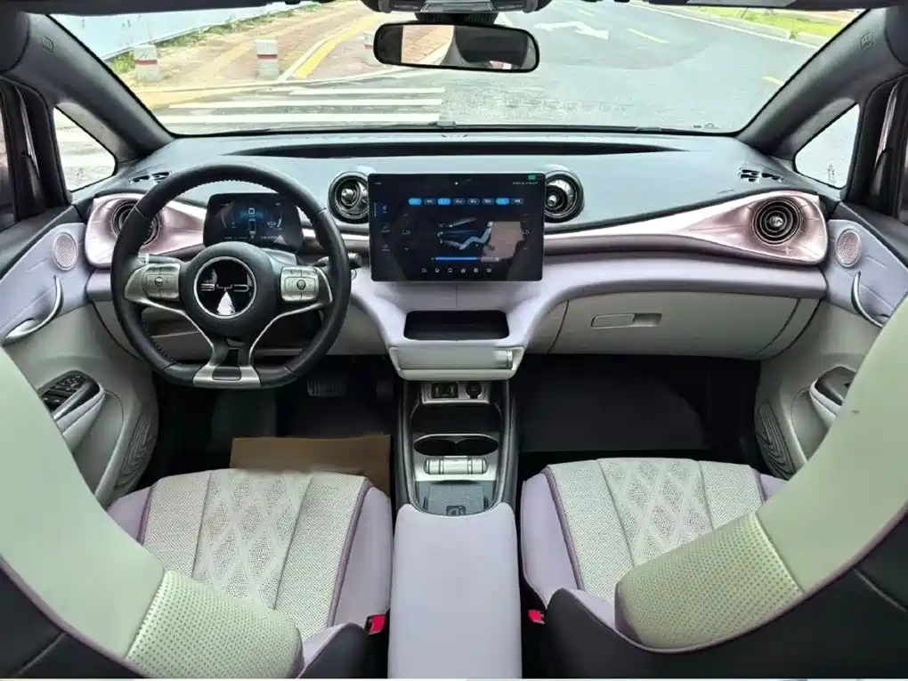 BYD Dolphin 2023 420km Fashion Edition фото 8