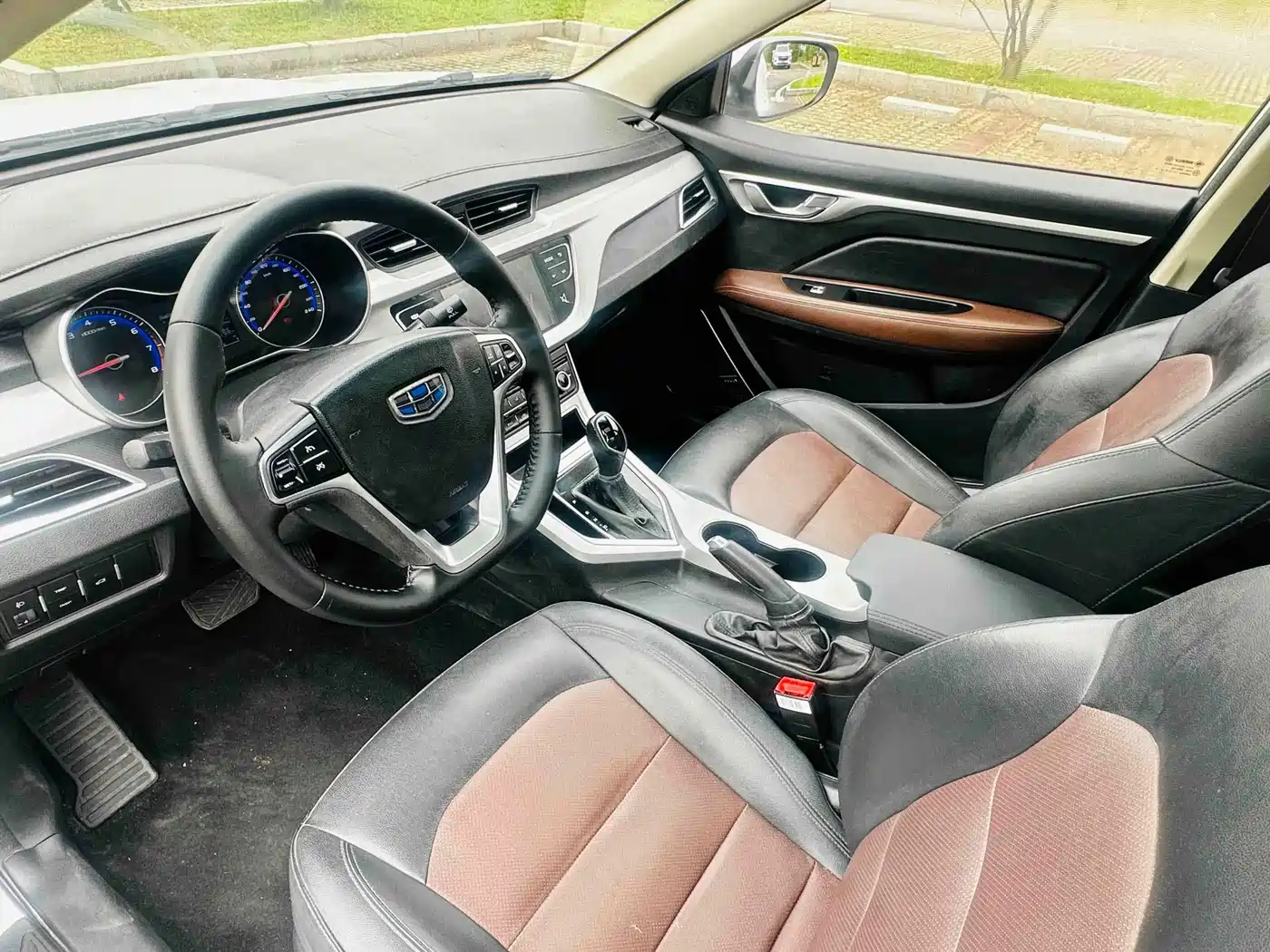 Photo 17 - Geely Vision