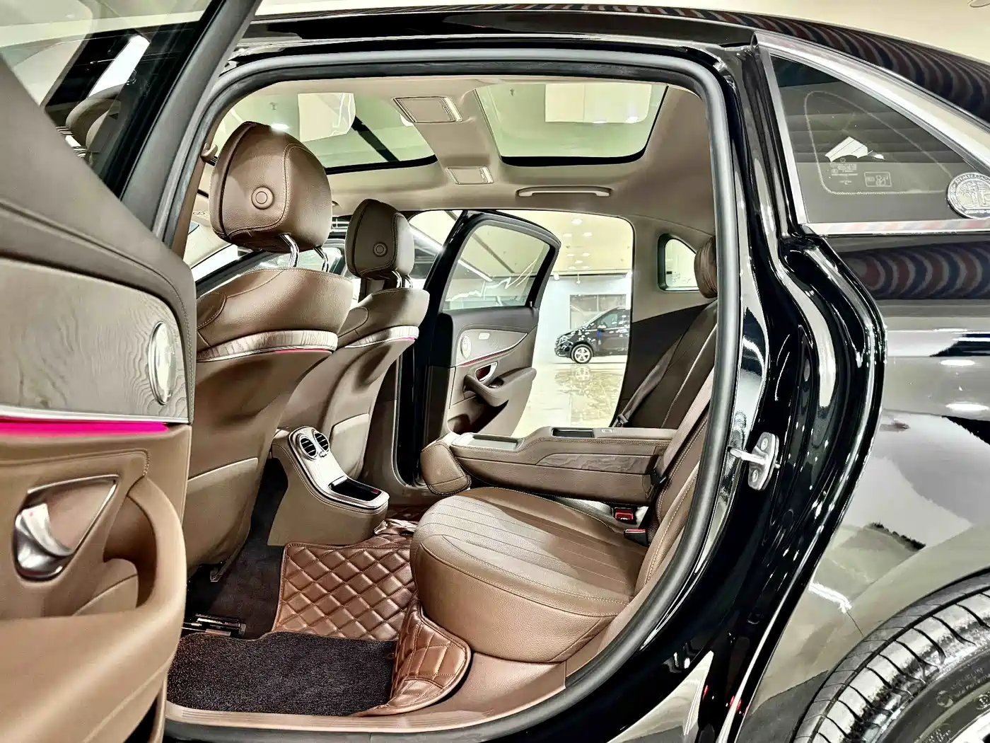 Mercedes-Benz E-Class 2021 E 300 L Fashion фото 10