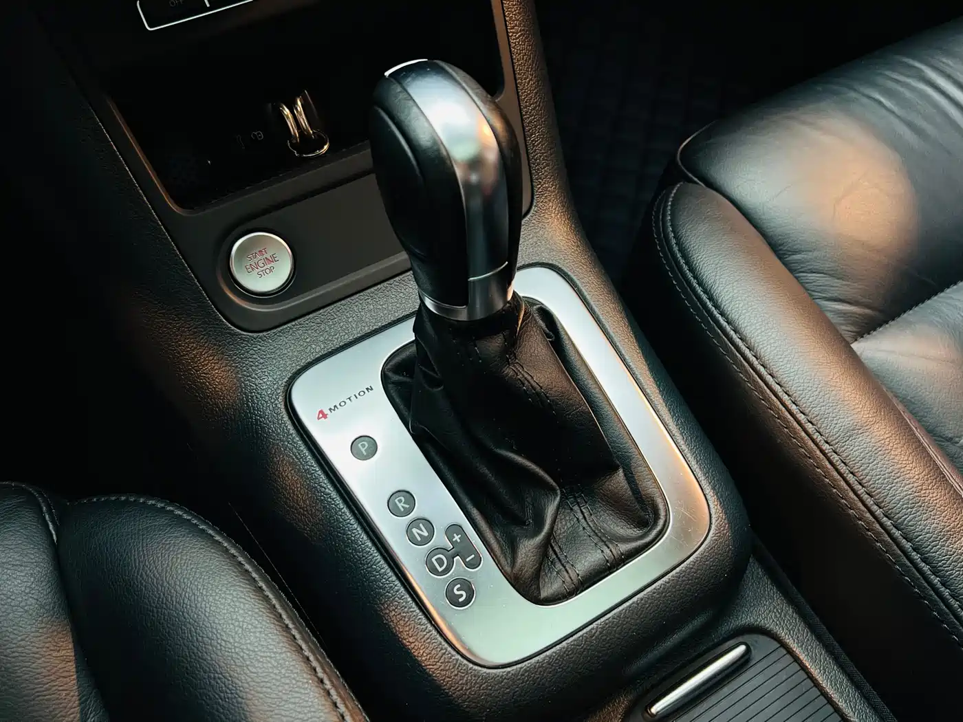 Volkswagen Tiguan 2012 2.0TSI Automatic 4WD Elite Edition фото 17