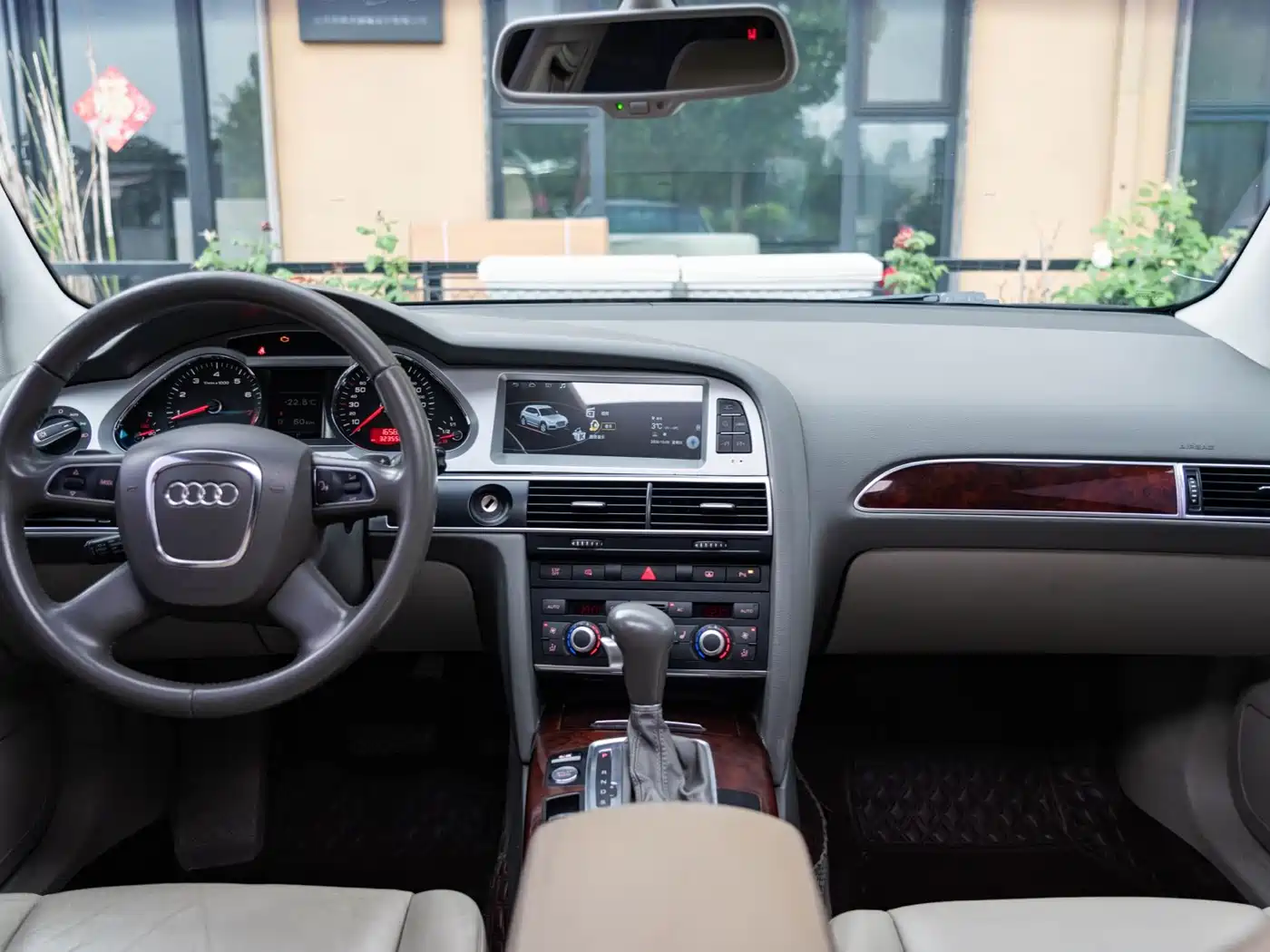 Audi A6L 2010 2.4L Luxury фото 8