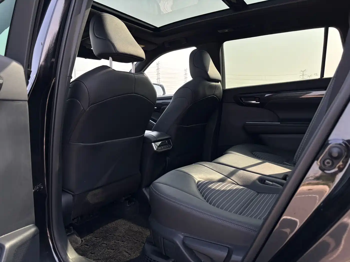 Toyota Crown Kluger 2021 2.5L HEV 4WD Premium фото 7