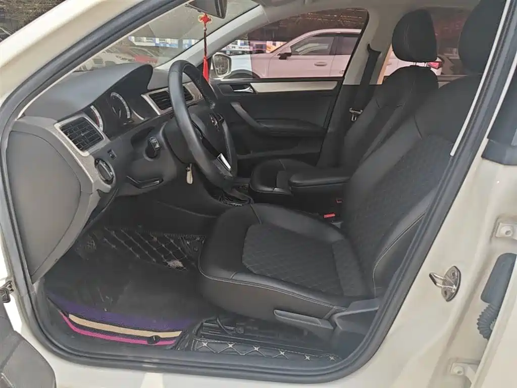 Škoda Rapid 2019 1.5L Automatic Comfort China V фото 15