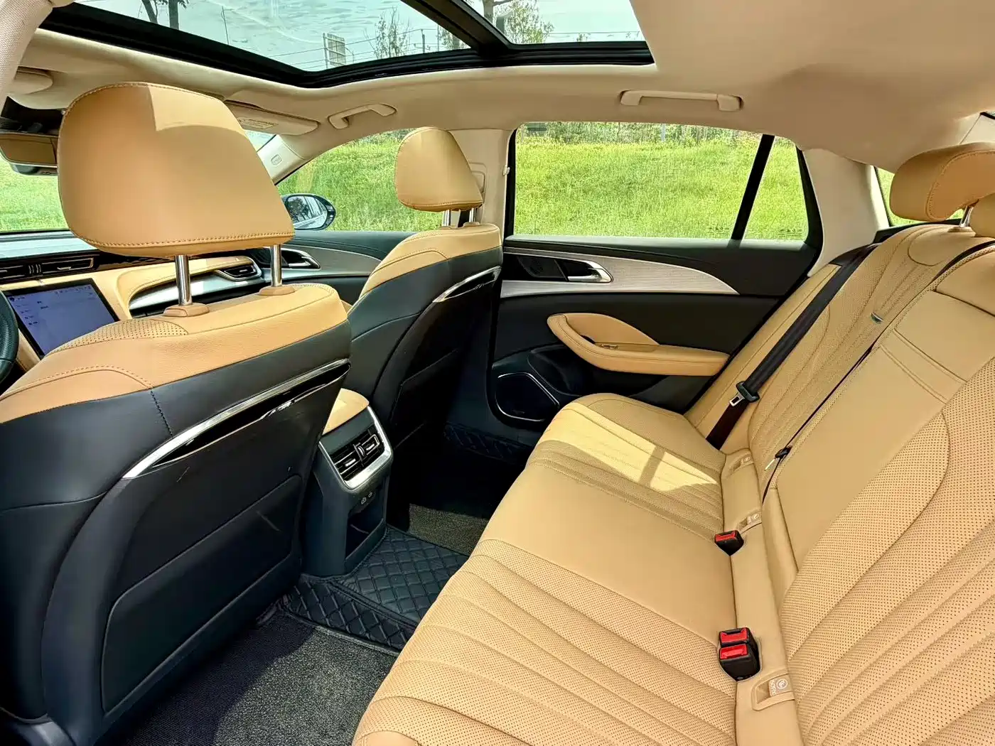 Hongqi H5 2023 2.0T Auto Smart Connect Flag Enjoy фото 5