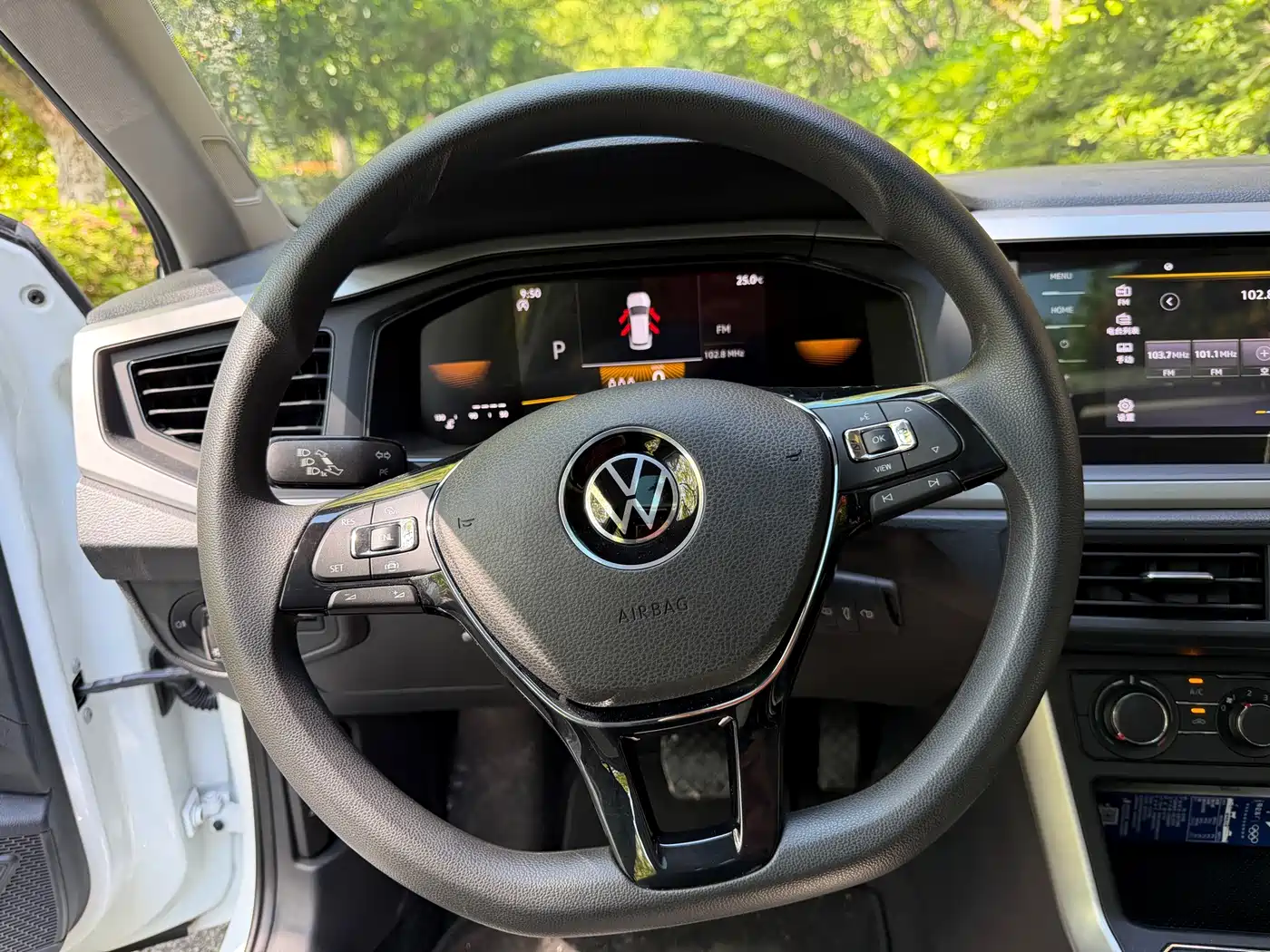 Volkswagen Polo 2023 Plus 1.5L Auto Joyful Living Edition фото 6
