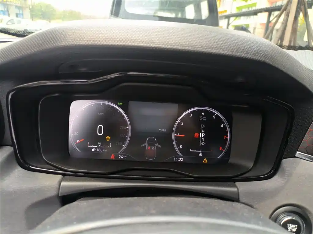 Lynk & Co 02 2018 1.5T DCT 2WD Power Pro Edition China V фото 4
