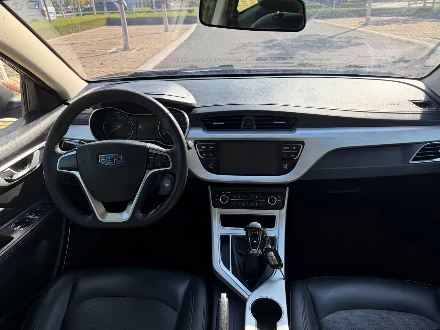 Фото 9 - Geely Vision