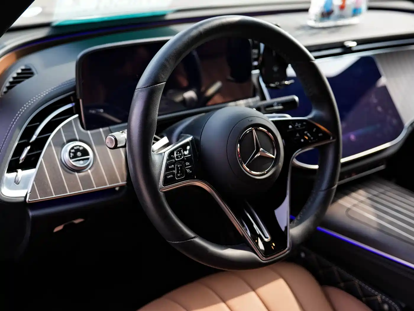 Mercedes-Benz E-Class 2024 E 300 L Fashion фото 27