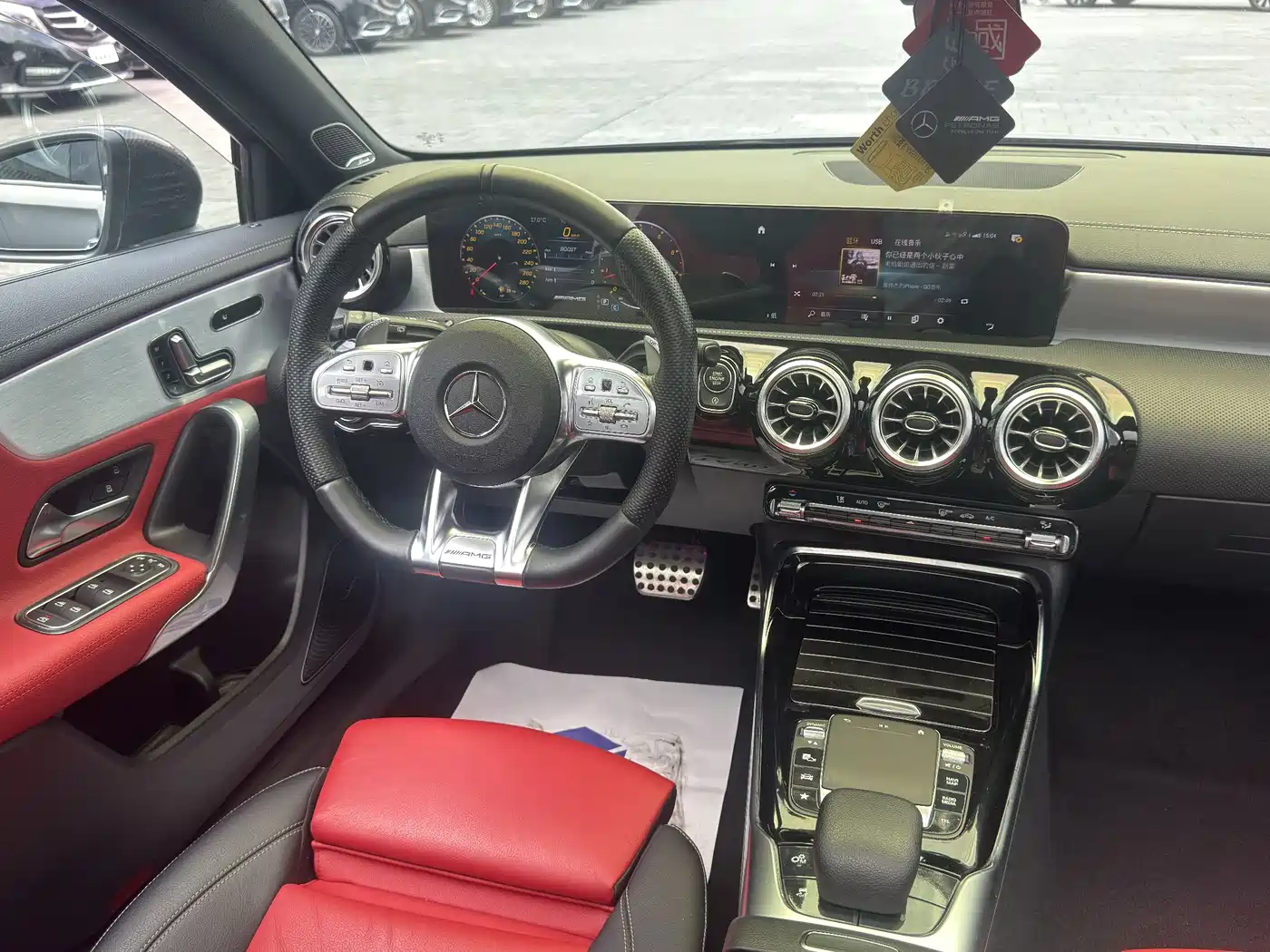 Mercedes-Benz A-Class AMG (Import) 2020 AMG A 35 4MATIC фото 16