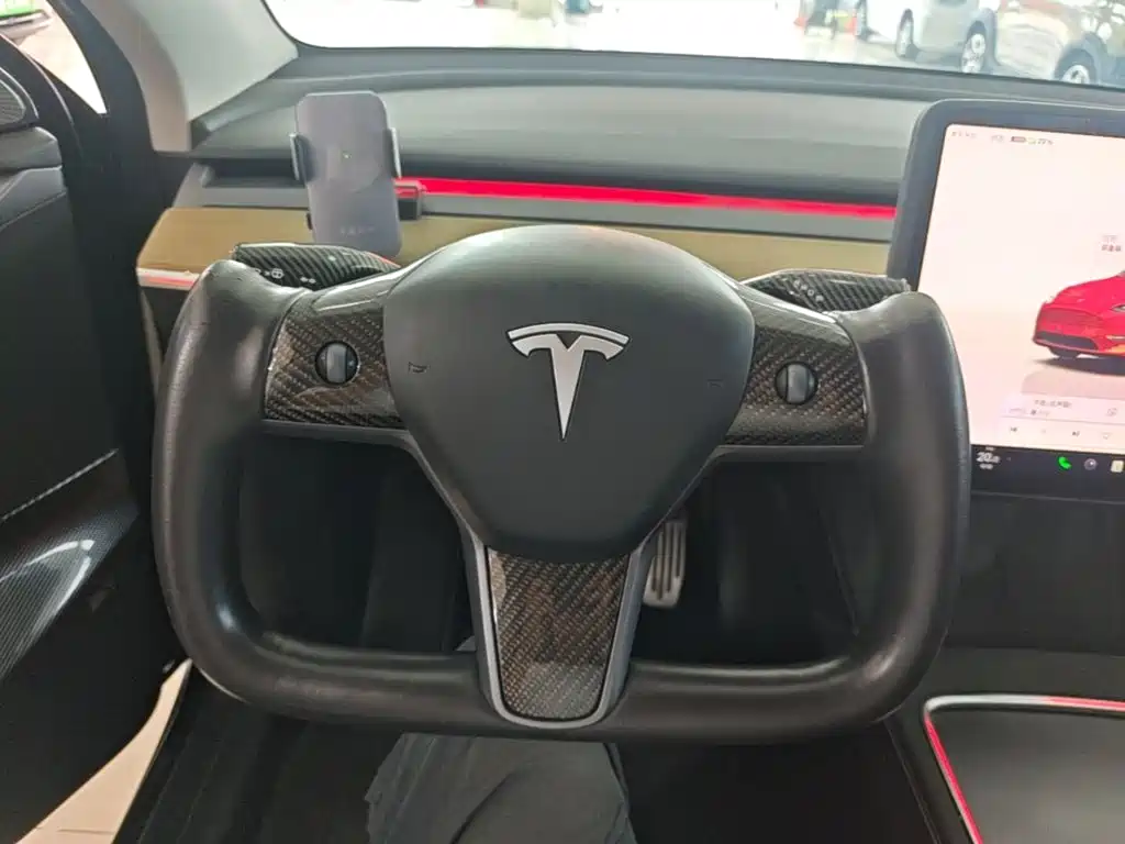 Фото 11 - Tesla Model Y