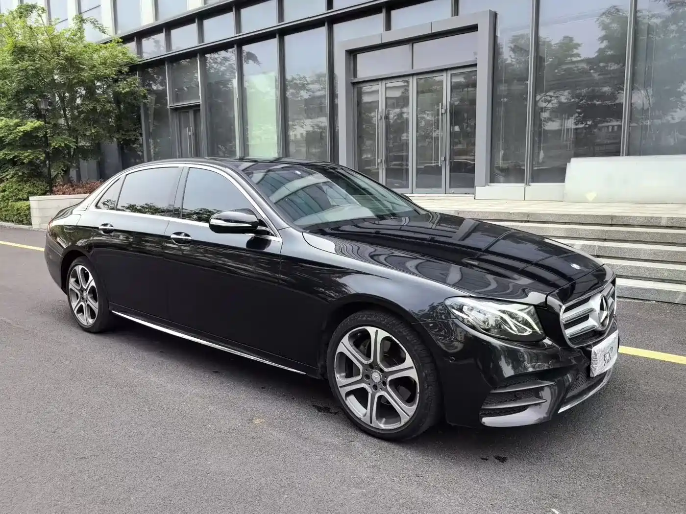 Mercedes-Benz E-Class 2016 E 300 L Sport Fashion Type фото 2