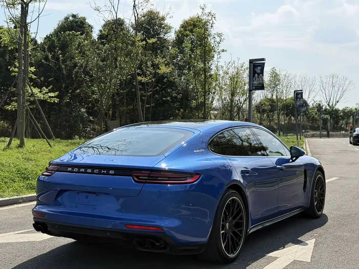 Porsche Panamera New Energy 2017 Panamera 4 E-Hybrid Executive Long Wheelbase 2.9T фото 11