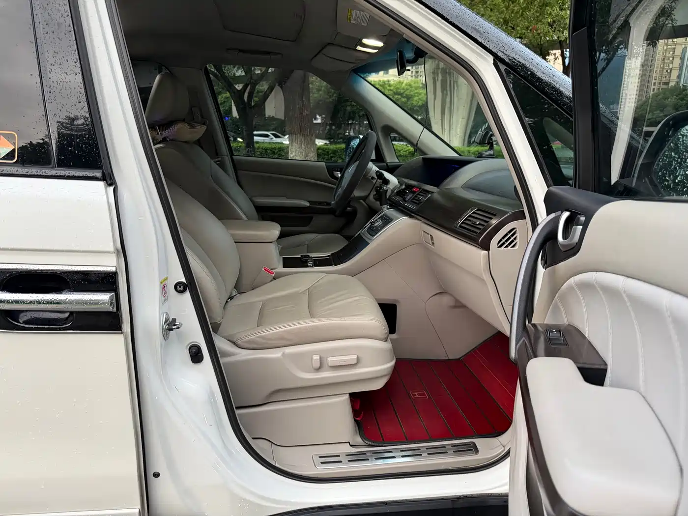 Фото 20 - Honda Elysion