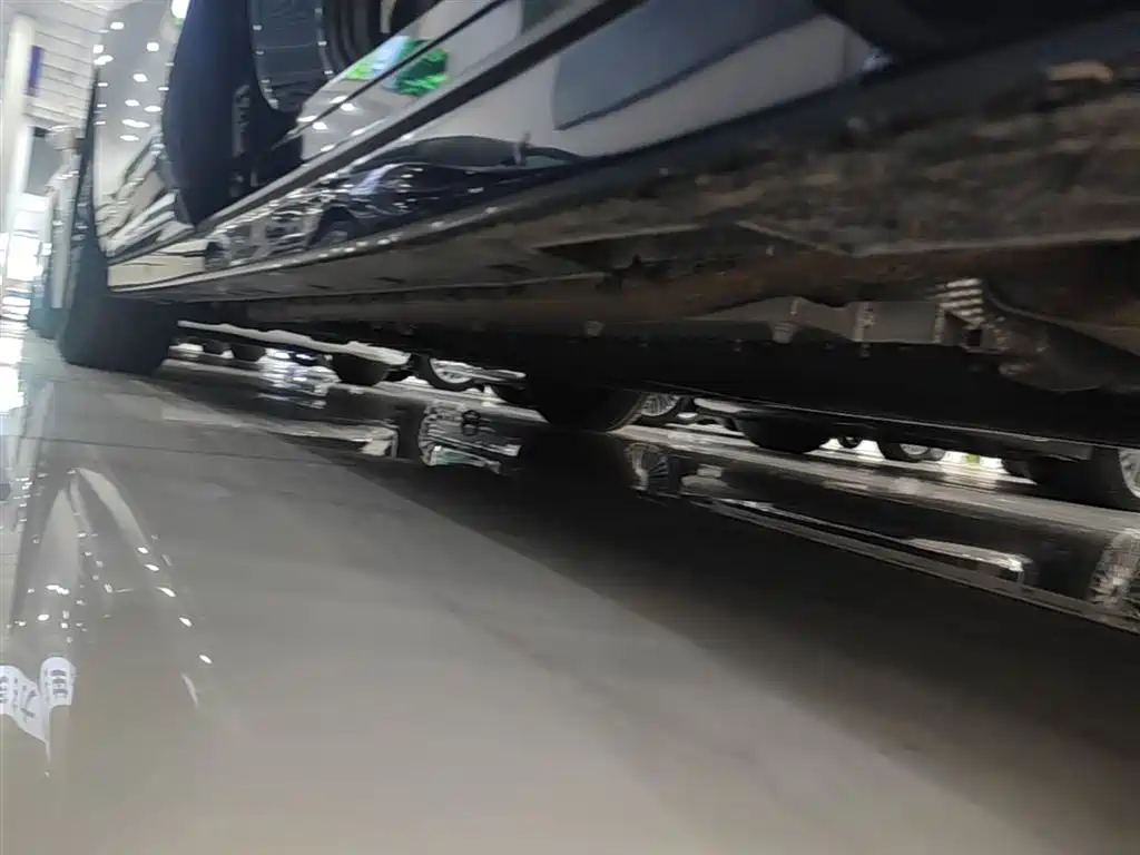 Voyah Auto Voyah Dreamer 2025 Model PHEV 4WD Excellent QianKun Edition фото 21