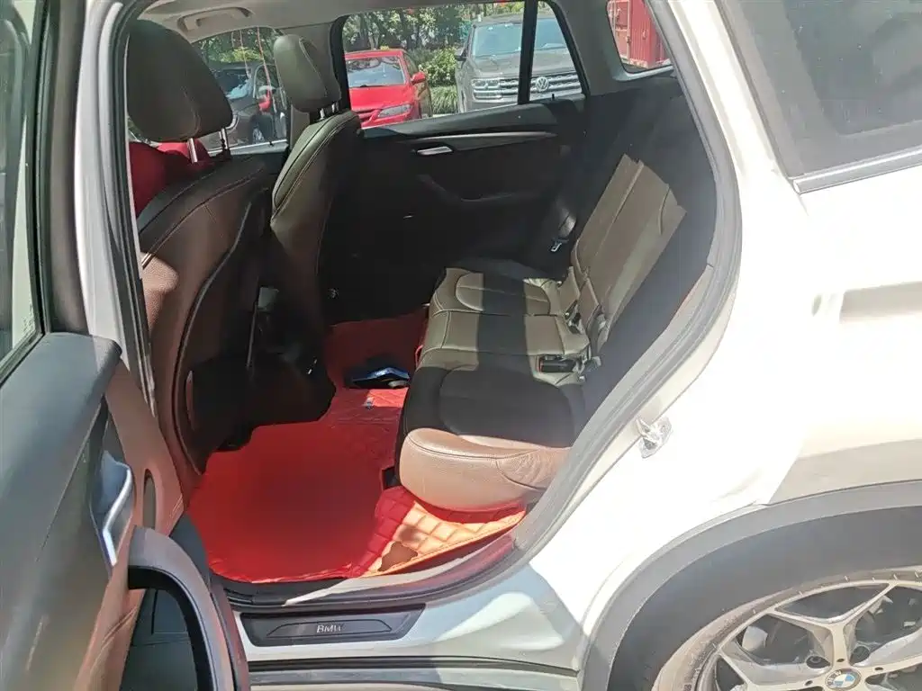 BMW X1 2018 sDrive18Li Premium Model фото 15