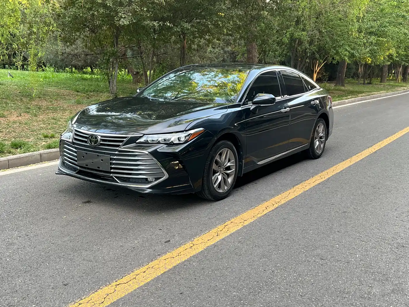 Toyota Avalon 2019 2.0L Luxury Edition (China VI) фото 2