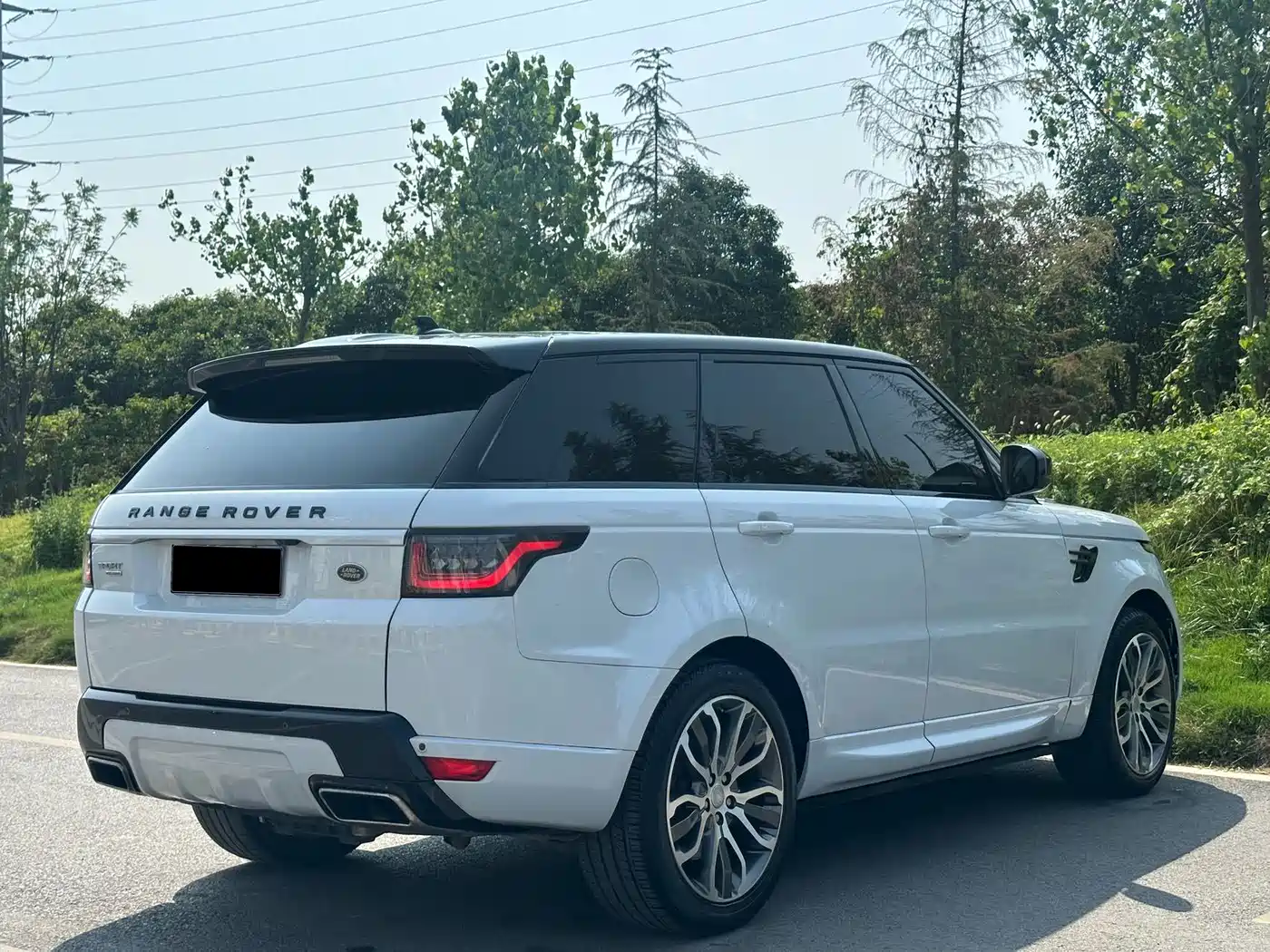 Land Rover Range Rover Sport 2022 3.0 L6 Gloss Black Edition фото 15