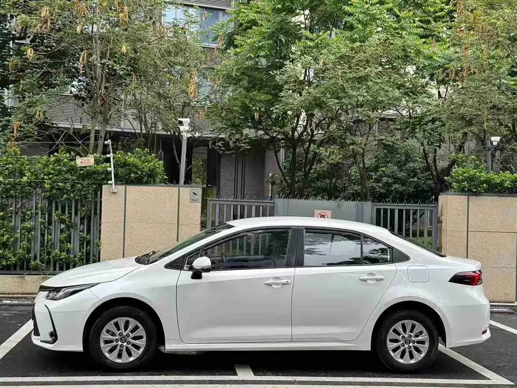 Toyota Corolla 2023 1.2T Pioneer Edition фото 2
