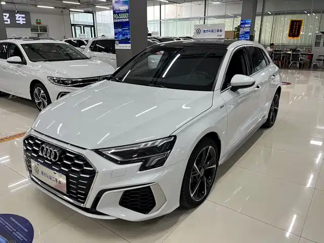 Audi A3 Sportback 35 TFSI, Стиль Спорт