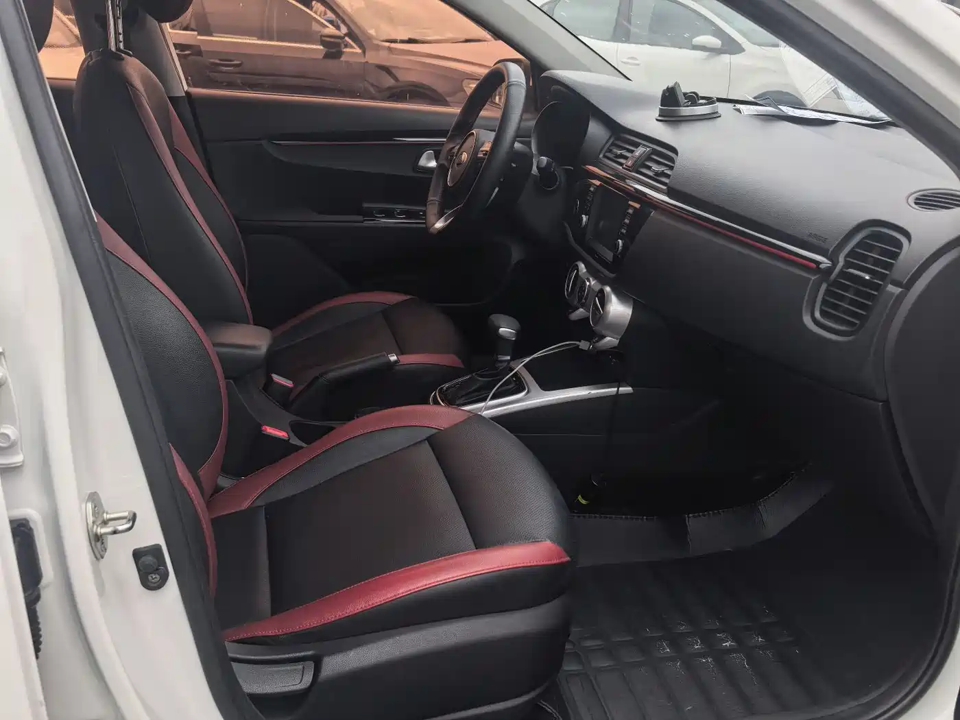 Kia KX CROSS 2017 1.4L AT GLS фото 12