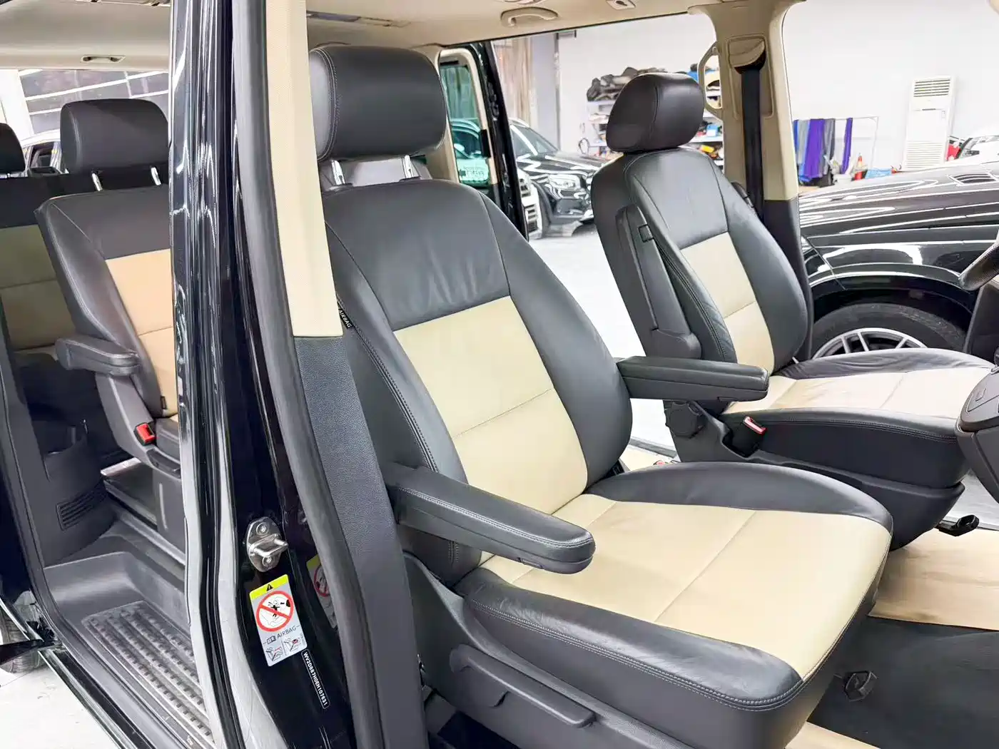 Photo 17 - Volkswagen Multivan