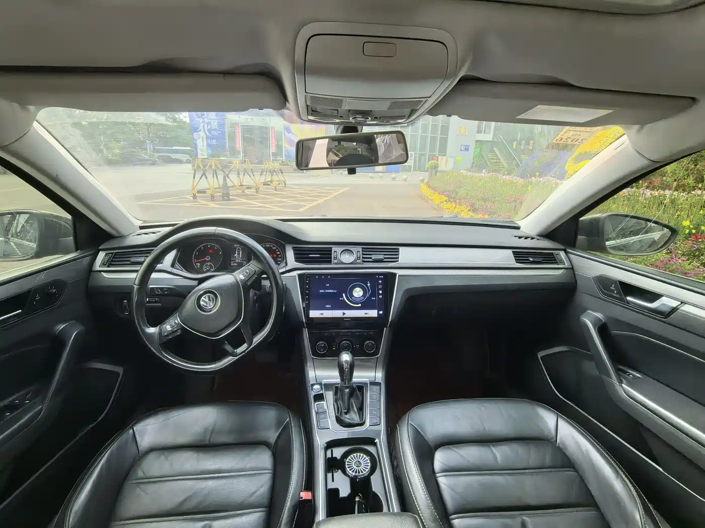 Volkswagen Passat 2017 280TSI DSG Prestige фото 10