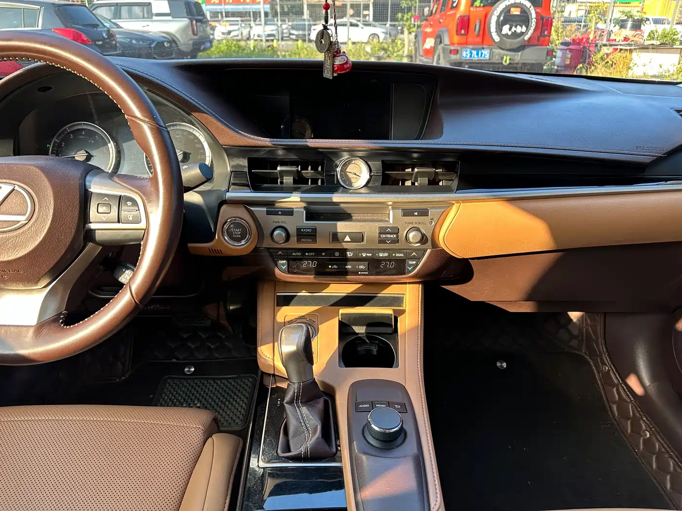 Lexus ES 2015 200 Elite Edition фото 7