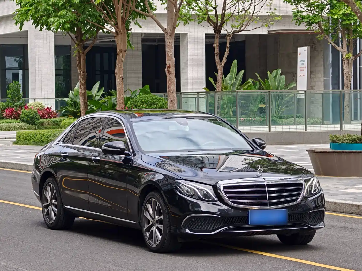 Mercedes-Benz E-Class 2018 Facelift E 200 L фото 3