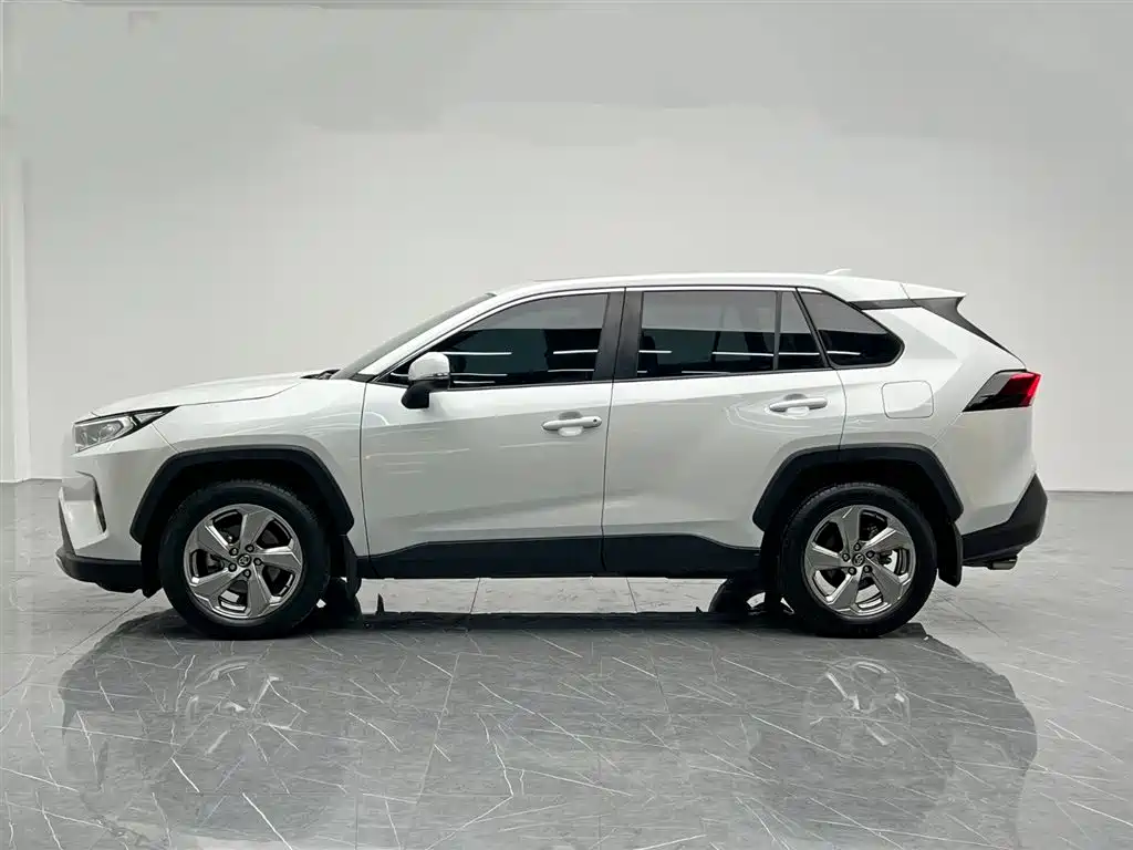 Toyota RAV4 Rongfang 2022 2.0L CVT 4WD Trend Plus Edition фото 3