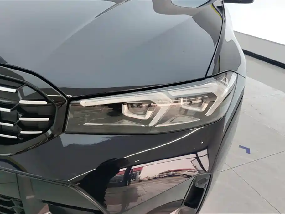 BMW 3 Series 2023 325i M Sport Black Night Package фото 5