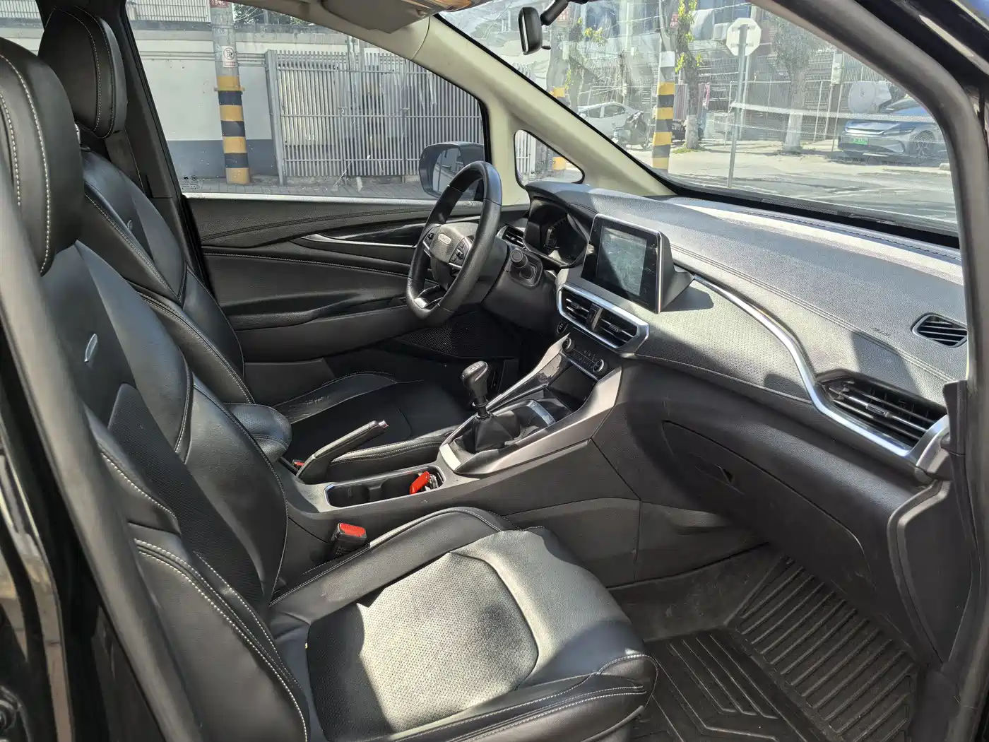 SAIC Maxus Maxus G50 2021 1.5T Manual Easy Tour B фото 11